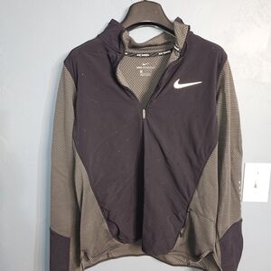 Nike Aeroact Black and Gray Running Pullover.  #1140
